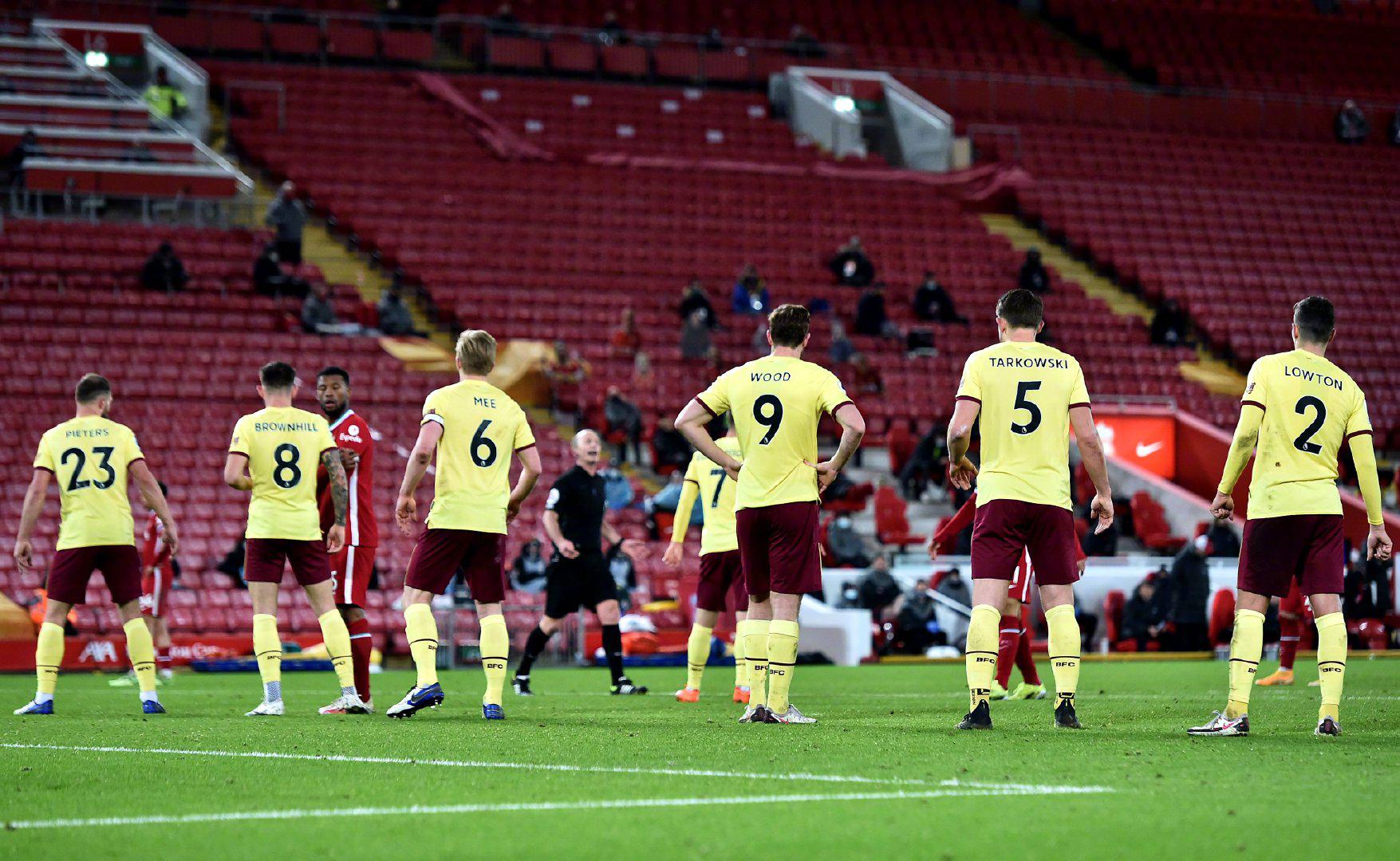 新管理层采 新管理层采