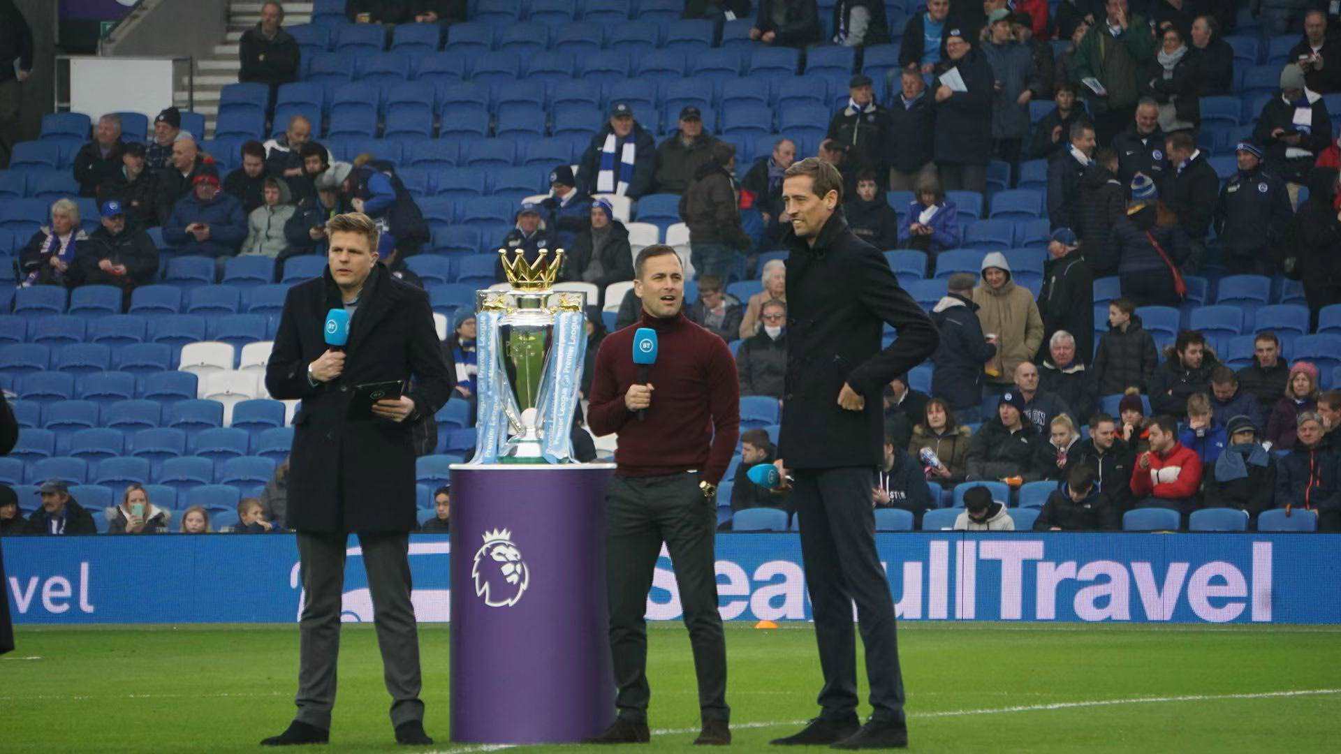 哈曼指出 哈曼指出